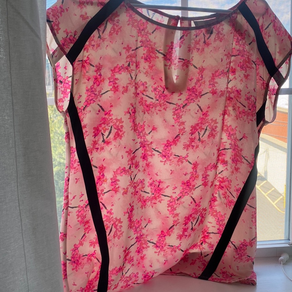 Womens Banana Republic blouse - Picture 2 of 4